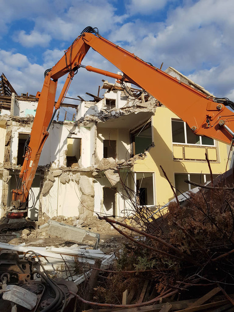 Rückbau und Beschädigung des alten Hauses - Foto, Bild
