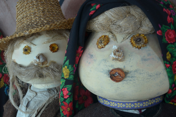 Caracteres ucranianos tradicionais
 - Foto, Imagem