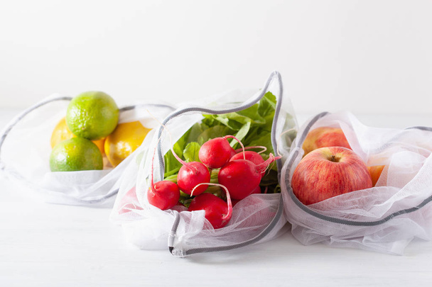 frutta e verdura in sacchetto di nylon a rete riutilizzabile, senza plastica z
 - Foto, immagini