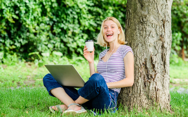Studying hard. modern business woman work outdoor. agile business. Pretty woman. business communication. happy woman work on laptop. coffee break at business lunch - Foto, Imagen