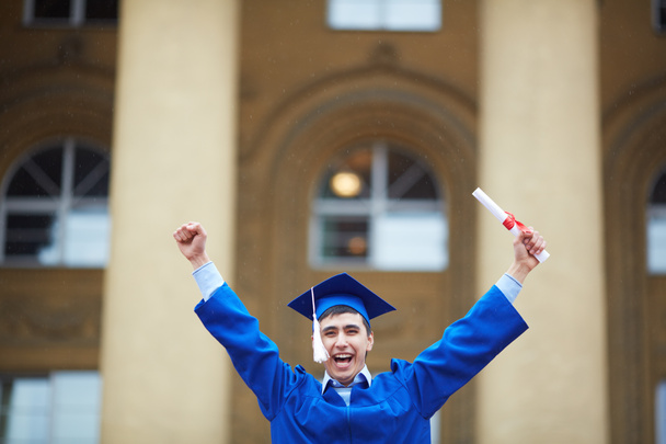 Студент с дипломом
 - Фото, изображение