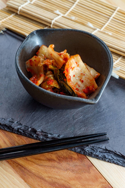 Schüssel würzig koreanische Kimchi - Foto, Bild