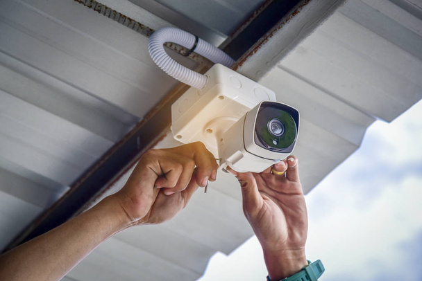 Een CCTV infraroodcamera technologie 4,0 voor kijk veiligheid gebied van mensen. - Foto, afbeelding