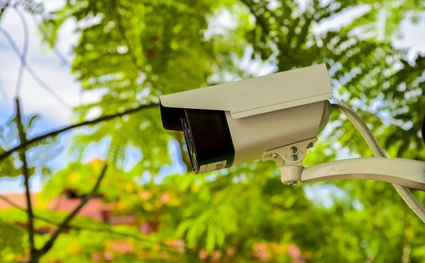 Een CCTV infraroodcamera technologie 4,0 voor kijk veiligheid gebied van mensen. - Foto, afbeelding