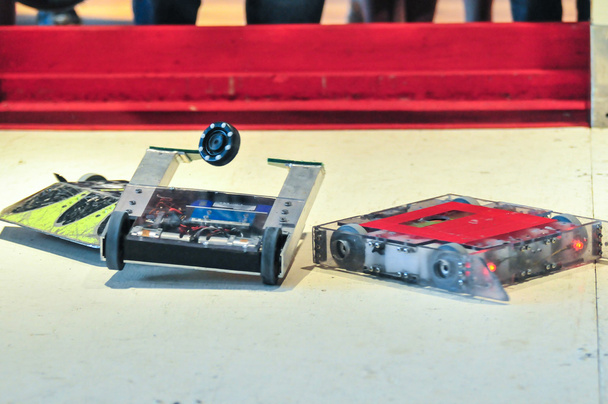 robots jugando hockey
 - Foto, imagen