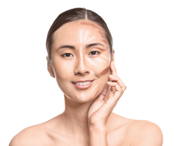 Asian kobieta z konturów makijaż na białym tle - Zdjęcie, obraz