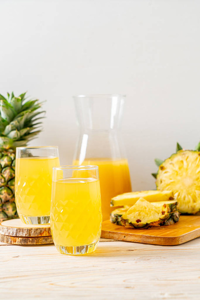 fresh pineapple juice - Фото, зображення