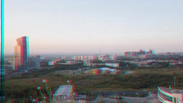 Effetto Glitch. Tramonto sulla città di Alma-Ata. Kazakistan. Time Lapse. Un video. UltraHD (4K
) - Filmati, video