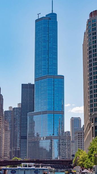 Trump Tower and Hotel in Chicago - CHICAGO, USA - JUNE 11, 2019 - Foto, Imagem