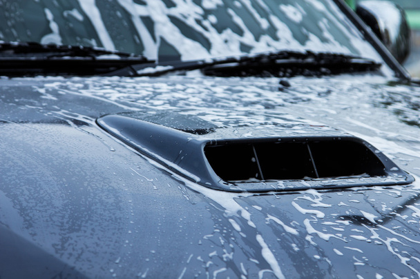 αυτοκίνητα σε πλυντήριο αυτοκινήτων - Φωτογραφία, εικόνα
