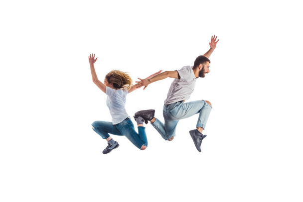 Deux personnes sautent dans l'air
 - Photo, image