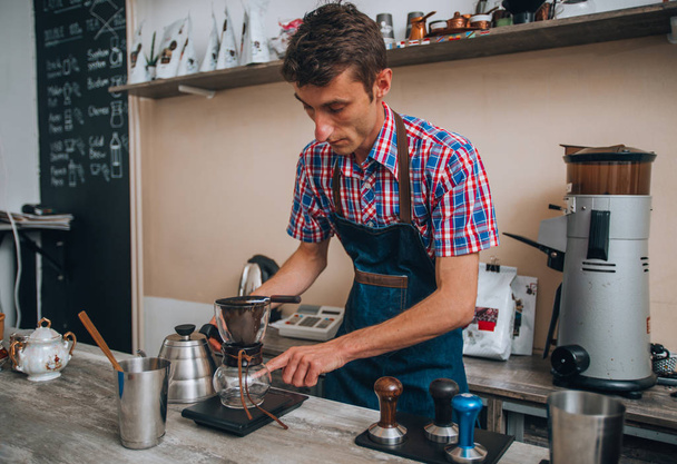 Barista cafe making coffee preparation service concept - Zdjęcie, obraz