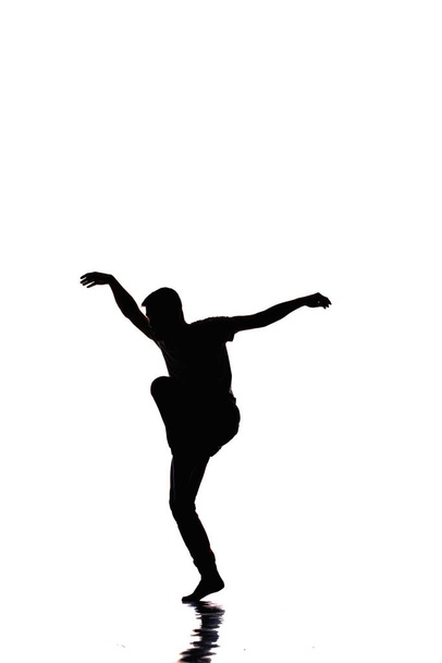 Sanatçı breakdance yapıyor - Fotoğraf, Görsel