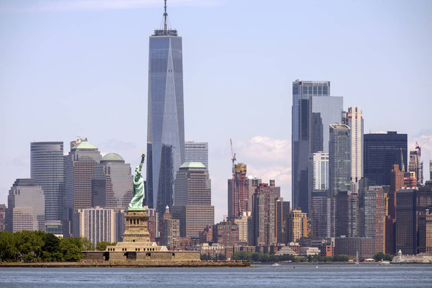 New York City Manhattan Skyline Ellis Island Statue of Liberty USA - Fotoğraf, Görsel