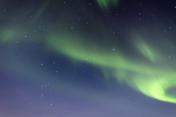 Mirando hacia las auroras boreales
 - Foto, imagen