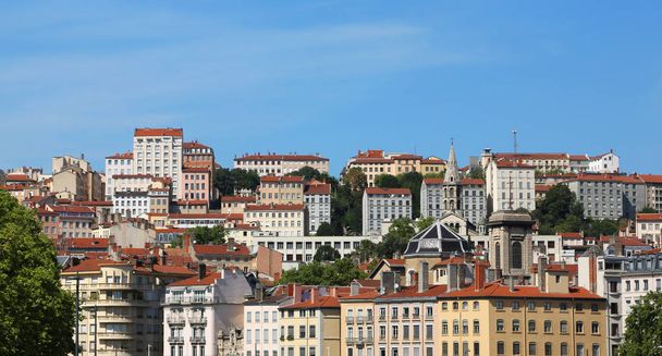 casco antiguo de Lyon en Francia con los muchos edificios llamados vieux
  - Foto, imagen