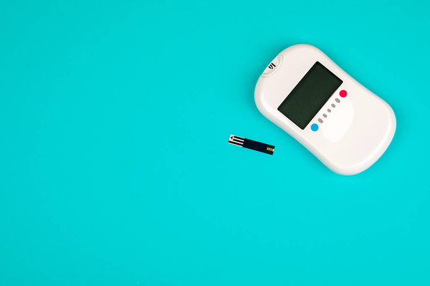 Diabetes. Diabetes concept. Glucose meter and injections for ins - Photo, image