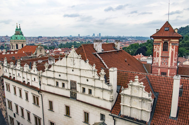 Praag, Tsjechische Republiek-11 juli 2014: panoramisch uitzicht op Praag - Foto, afbeelding