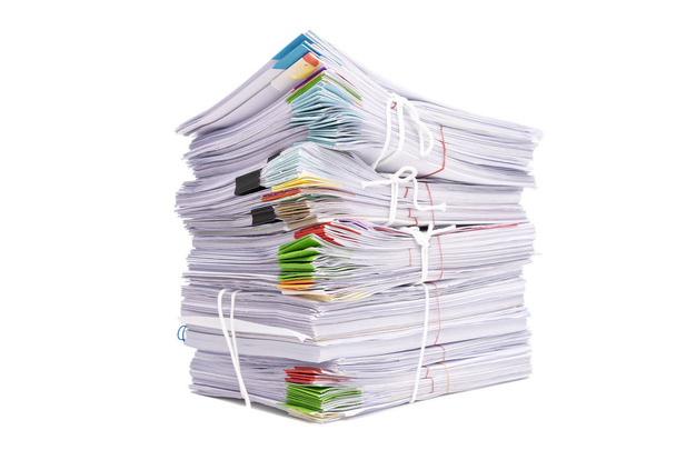 Стопка бизнес-документов, изолированных на белом фоне
 - Фото, изображение