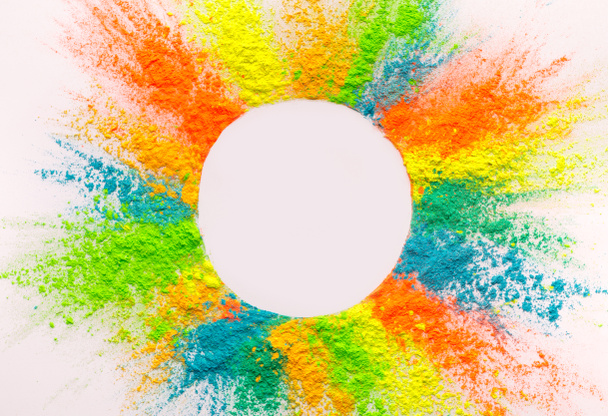 Okrąg puste miejsce wewnątrz wielobarwne farby Holi - Zdjęcie, obraz