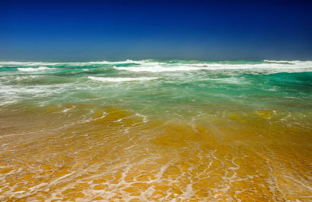 Turkusowe fale oceanu spokojnego - Zdjęcie, obraz