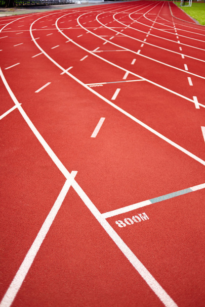 pista de corridas em vermelho
 - Foto, Imagem