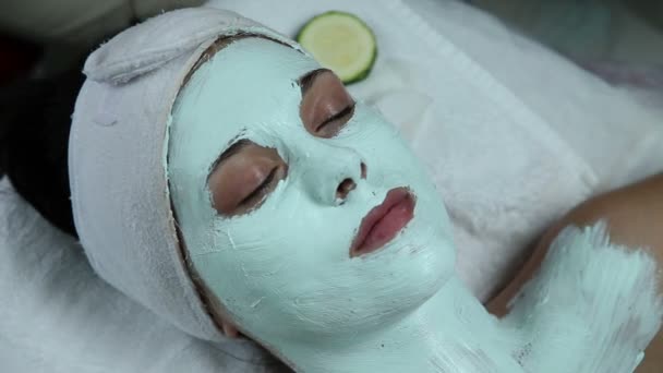Woman relaxing in a beauty spa - Footage, Video