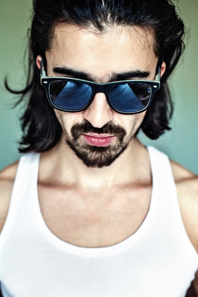 close-up portrait of a man in sunglasses - Zdjęcie, obraz