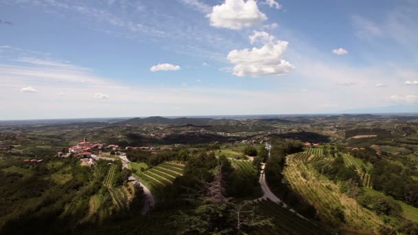 Panoraama laukaus litran willage lähellä Gorizia
 - Materiaali, video