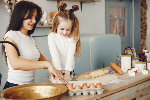 Family cook the dough for cookies - Foto, Imagem