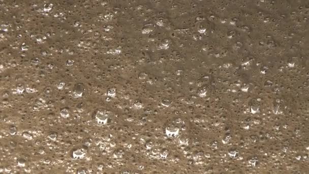 Бульбашки води в аераційних резервуарах
 - Кадри, відео