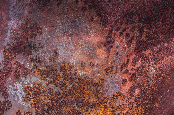 Koroze starého Rustyho červeného kovu oxidovaného povrchu textury. Rusted Iron grunge abstraktní pozadí. - Fotografie, Obrázek