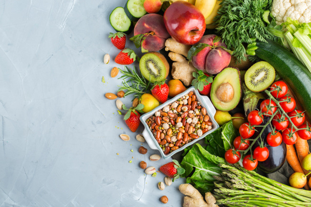 Alimento saludable para el concepto de dieta alcalina equilibrada
 - Foto, Imagen