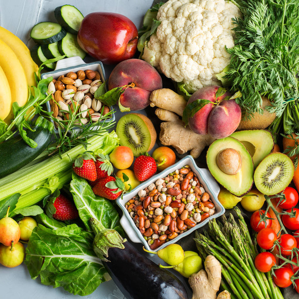 Alimento saludable para el concepto de dieta alcalina equilibrada
 - Foto, Imagen