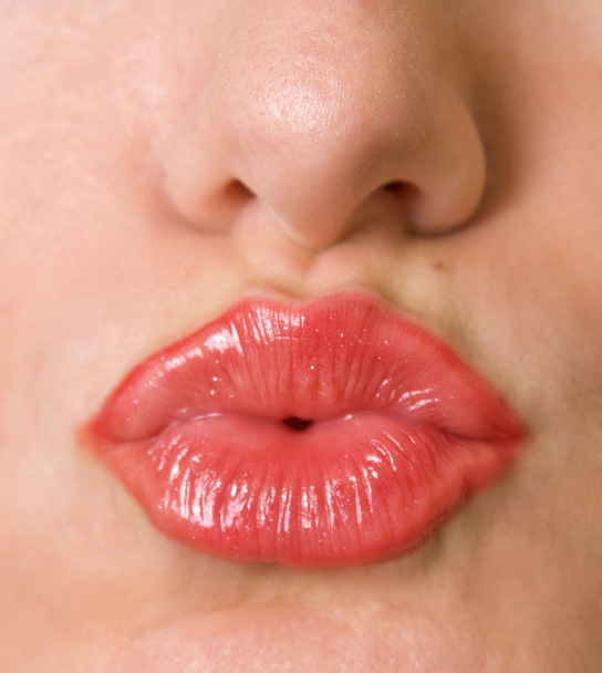 Поцілунок
 - Фото, зображення