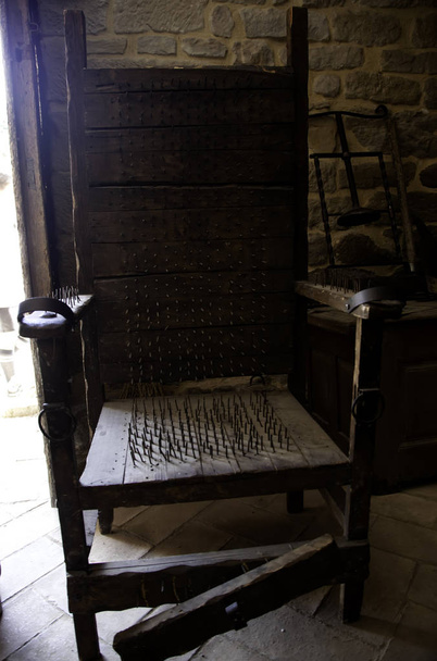 Instrument médiéval de torture
 - Photo, image