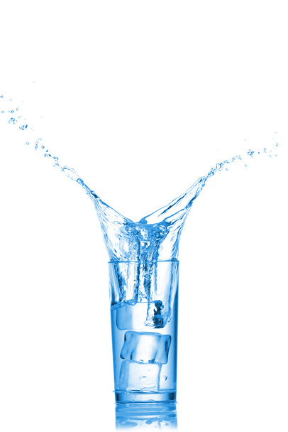 Water splashes in the glass on white background - Φωτογραφία, εικόνα