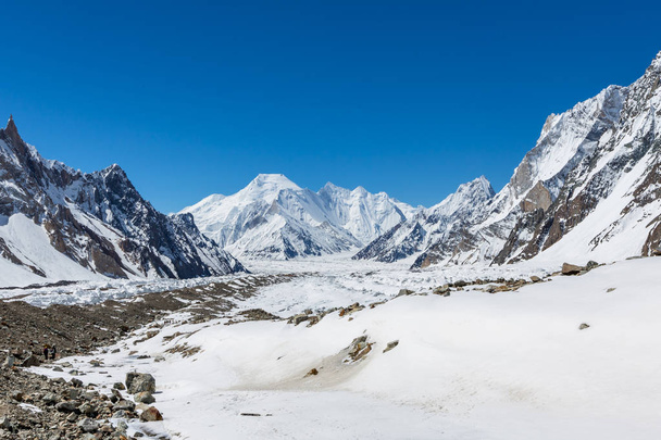 Горная вершина К2, вторая по высоте гора в мире, поход К2, Пакистан, Азия
 - Фото, изображение