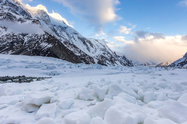 K2 montagne sommet, deuxième plus haute montagne dans le monde, K2 trek, Pakistan, Asie
 - Photo, image