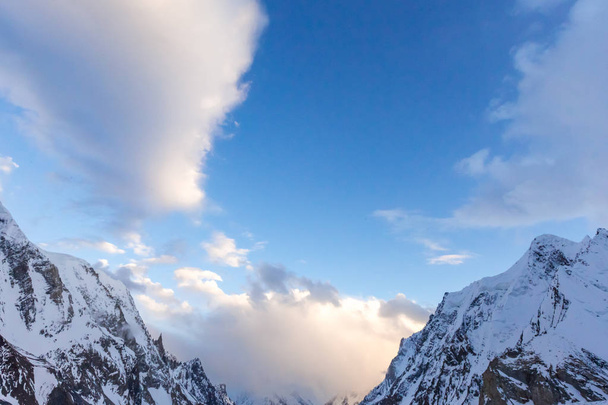 Pico de montaña K2, segunda montaña más alta del mundo, K2 trek, Pakistán, Asia
 - Foto, Imagen