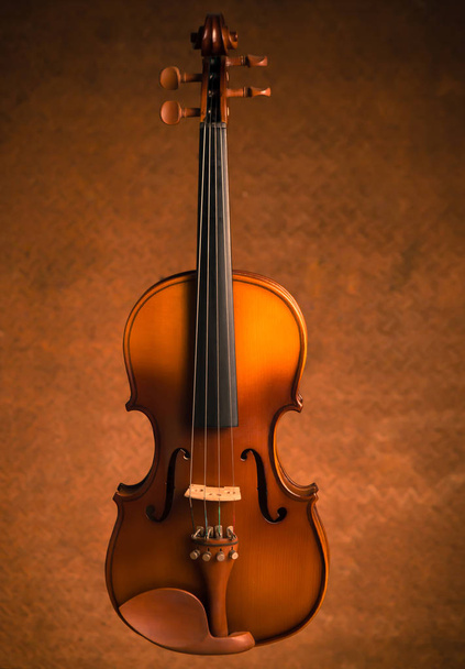 violín vintage en fondo de acero viejo
 - Foto, Imagen
