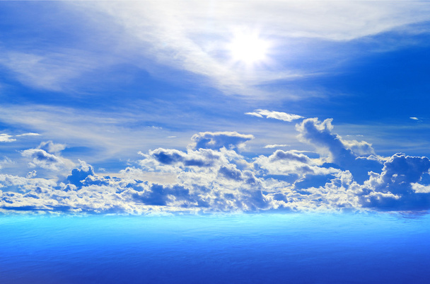 海、青い空と白い雲 - 写真・画像