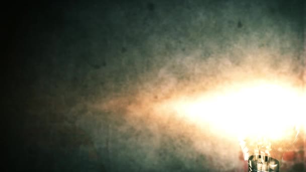 Bombilla explosiva 4K Concepto de fondo creativo idea de innovación
 - Imágenes, Vídeo