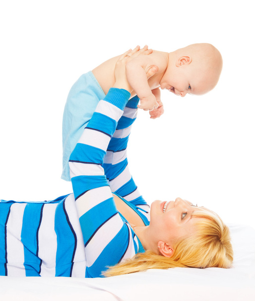 mami levantando pequeño bebé
 - Foto, imagen