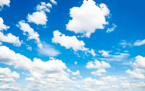 μπλε ουρανός με σύννεφα - Φωτογραφία, εικόνα