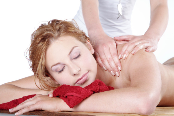 rousse fille faire massage sur l 'massage table
 - Photo, image
