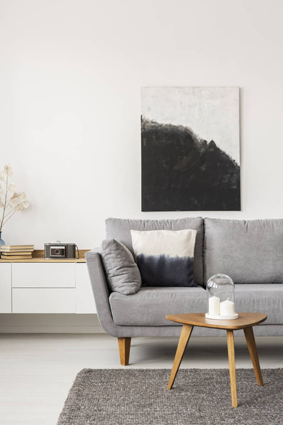 Bright and elegant living room in modern tenement apartment - Foto, Imagem
