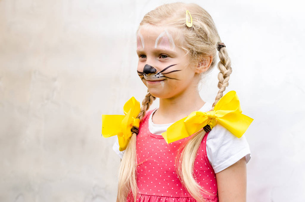 smiling girl with face painting of mouse - Φωτογραφία, εικόνα