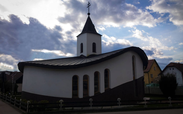 Vieille église dans la ville européenne - Photo, image