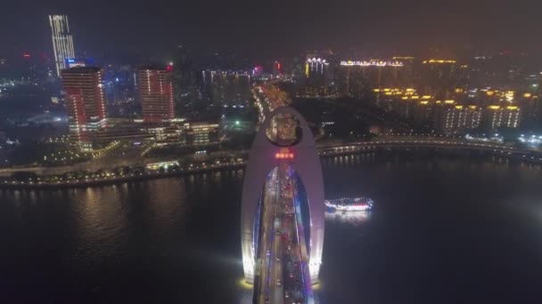 Gece Pearl River 'daki Liede Köprüsü. Guangzhou, Çin. Hava Görünümü - Video, Çekim